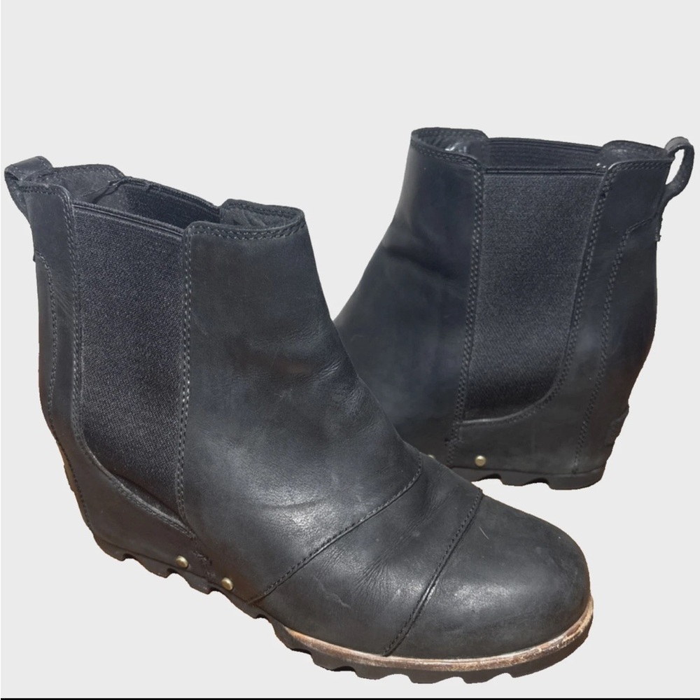 Sorel Boots Womens 8 Black Lea Wedge Chelsea Booties
Lug Sole Ankle NL2334-010